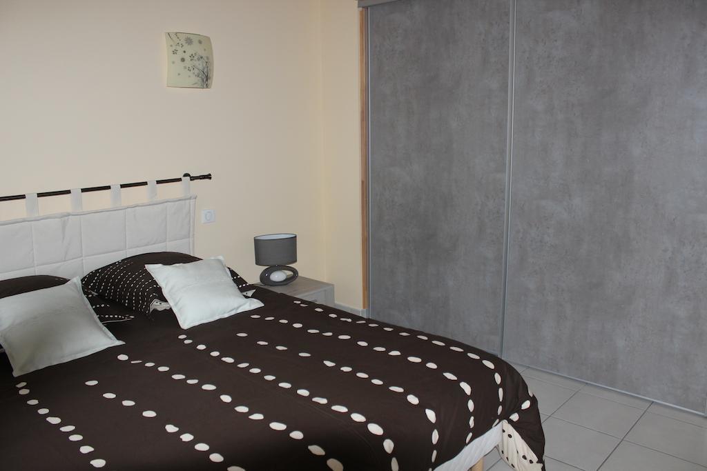 Apartamento Le Pailler De La Planque Camplong Habitación foto